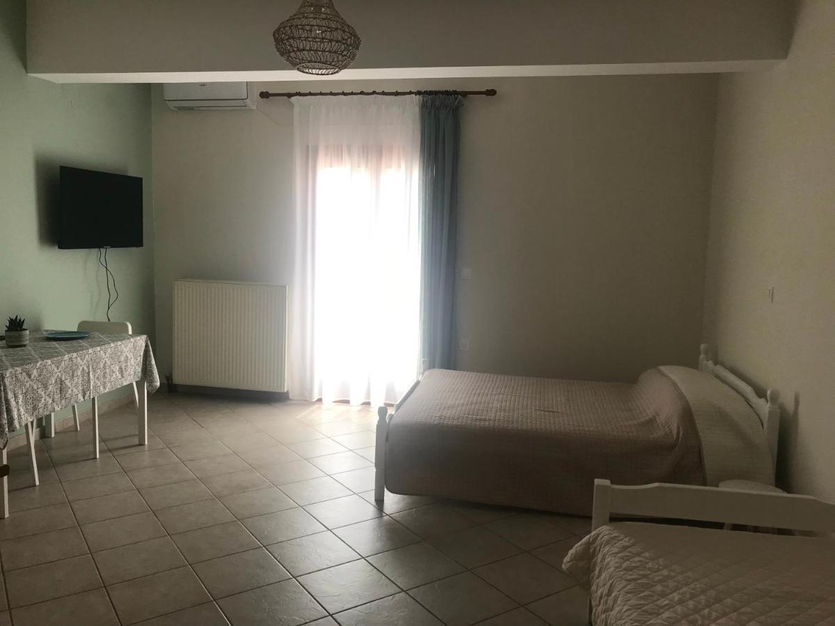 Theros Apartments Myrina Bagian luar foto